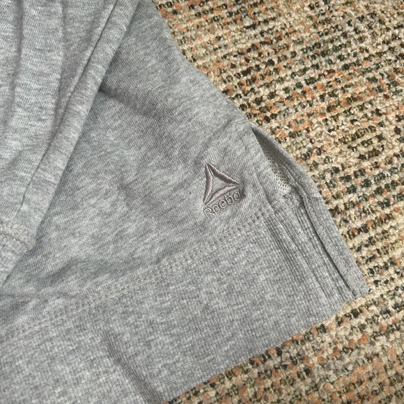 Reebok Women's Gray Sweatshirt - Picture 3 of 4